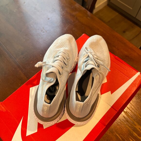 Nike Women's Epic React Flyknit 2 - Picture 3 of 9